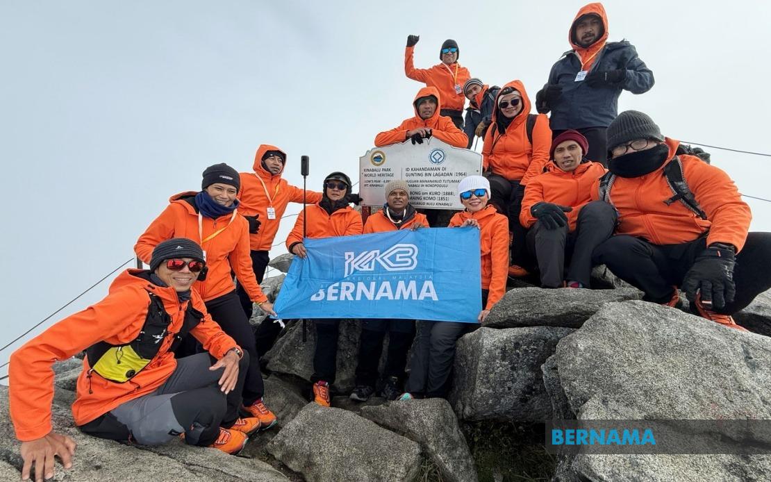 Bernama Staff Scale Mount Kinabalu Peak for HAWANA 2026, Pursuing Dual Malaysia Book of Records