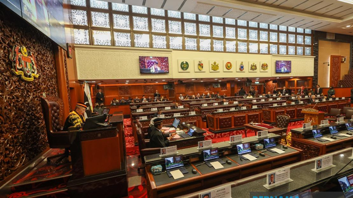 Dewan Negara Passes Twin Bills on National Trust Fund and Statistics
