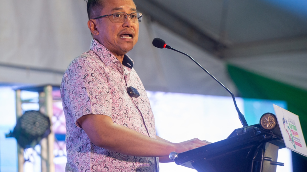 Samsuri Stands Firm on PAS-BN Coalition Talks, Dismisses Muhyiddin's Criticism