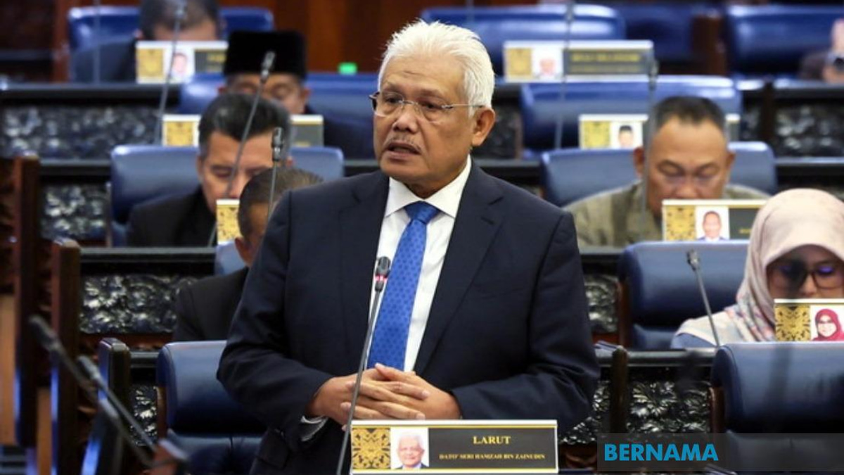 Hamzah Returns as Opposition Leader, Two MPs Step Down