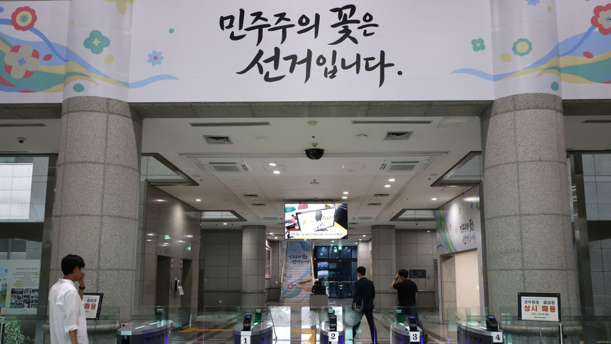 South Korea's Election Watchdog Raided Over Data Manipulation in Ballot Shortage Scandal