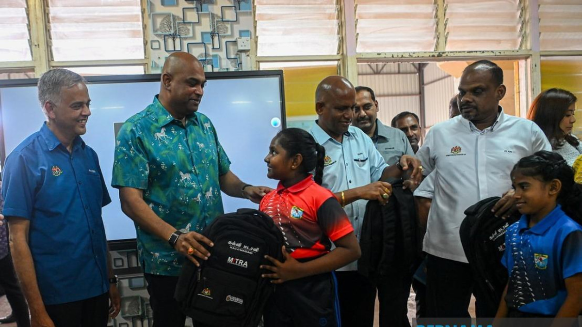 Malaysia Must Prioritise Local Workers, Says HR Minister Ramanan