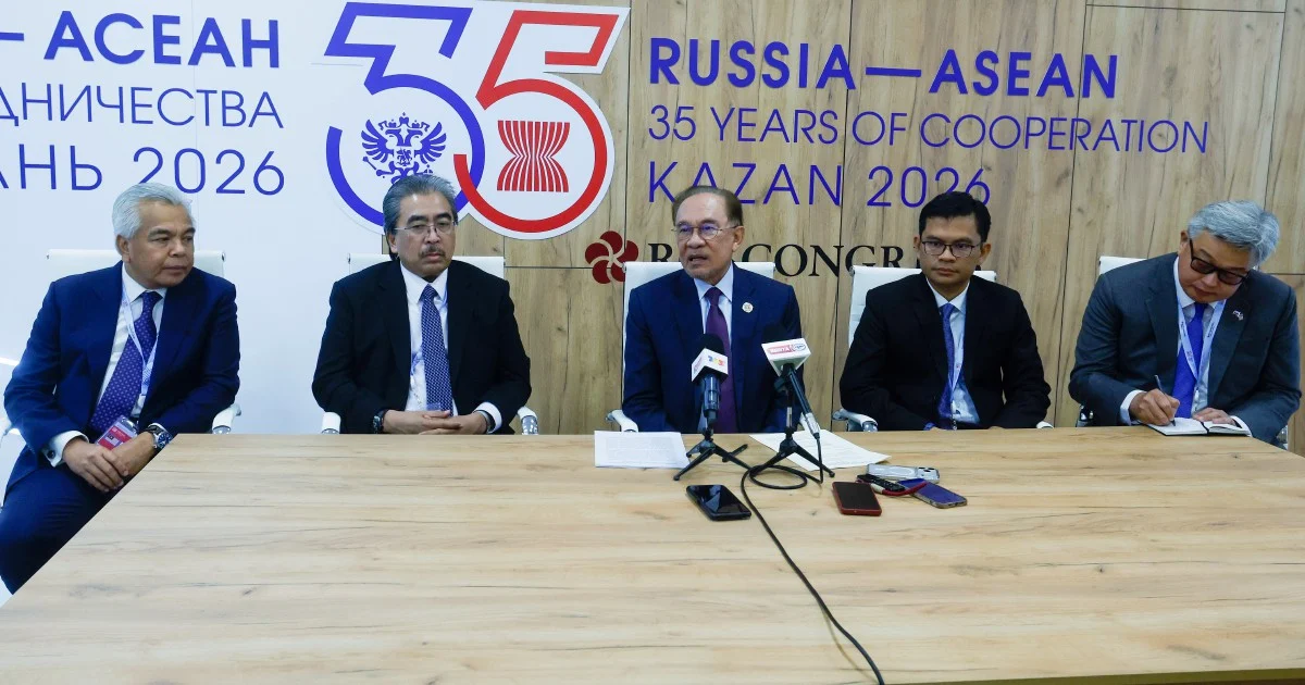 PM Anwar Pushes Rush Implementation of Visa-Free Entry for Russian Tourists