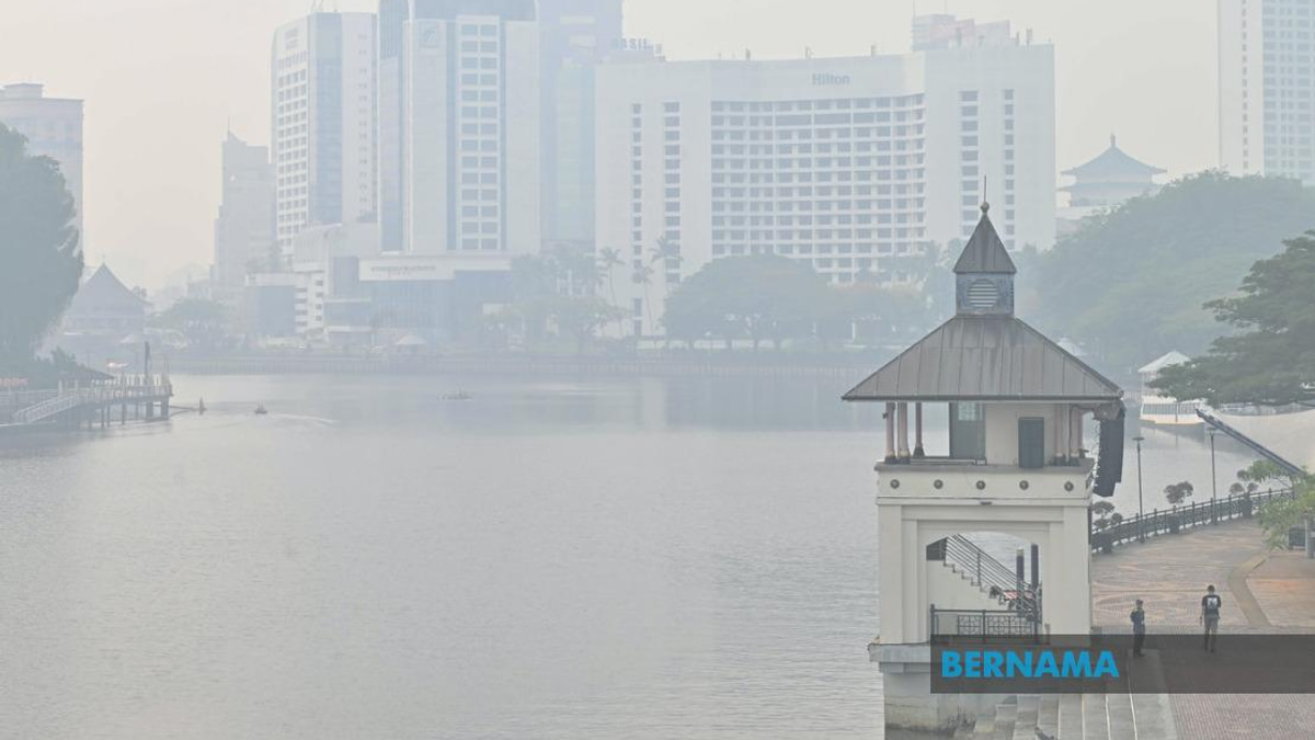 ASEAN Must Strengthen Haze Pact with Enforceable Action Plan, Says Lee Lam Thye