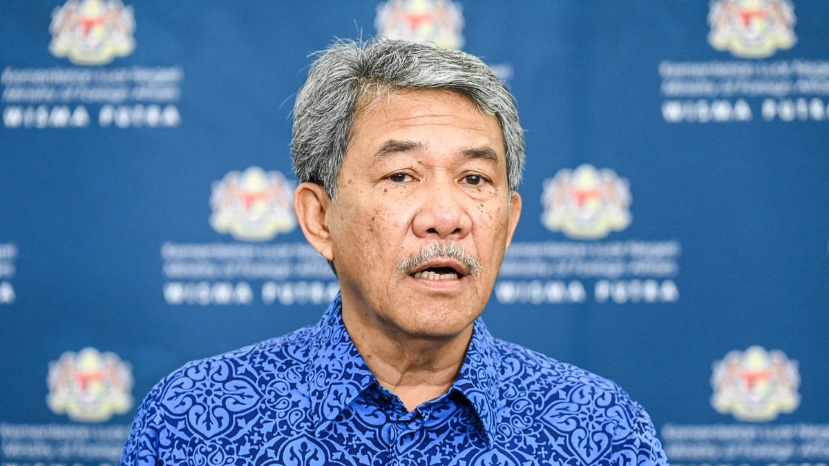 ASEAN Must Strengthen Unity as Global Order Fragments, Says Mohamad