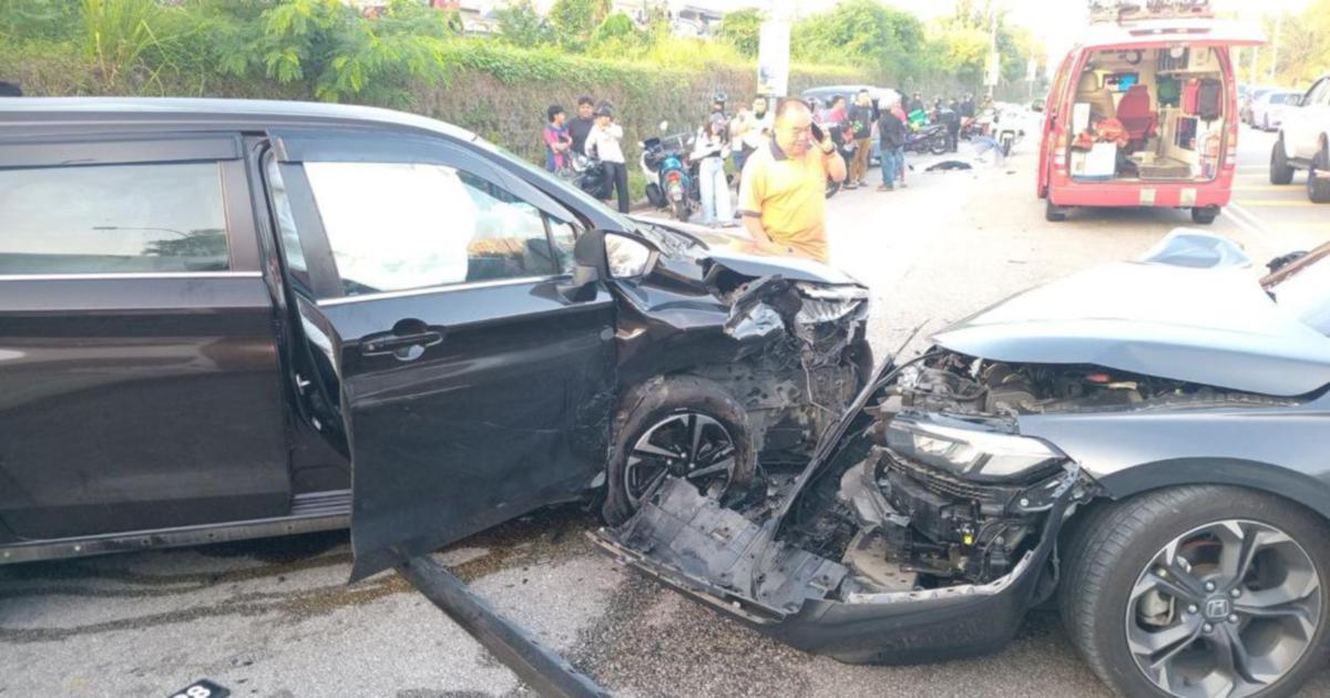 Father and Three Children Survive as Woman Dies in Four-Vehicle Pileup on Johor Road