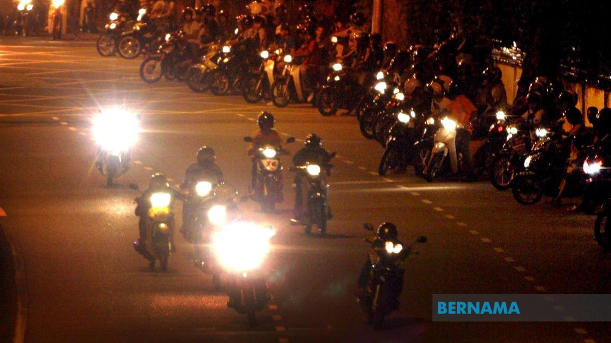 Parliament Weighs Tough New Measures Against Street Racing, Including Licence Revocation