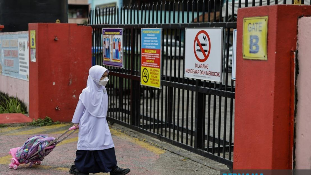 Schools Can Close at Principal's Discretion When Air Pollution Spikes Above 200, Says Deputy Education Minister