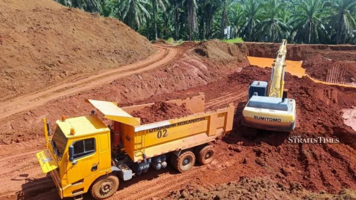 Two arrested in Marang over illegal silica sand operation worth millions