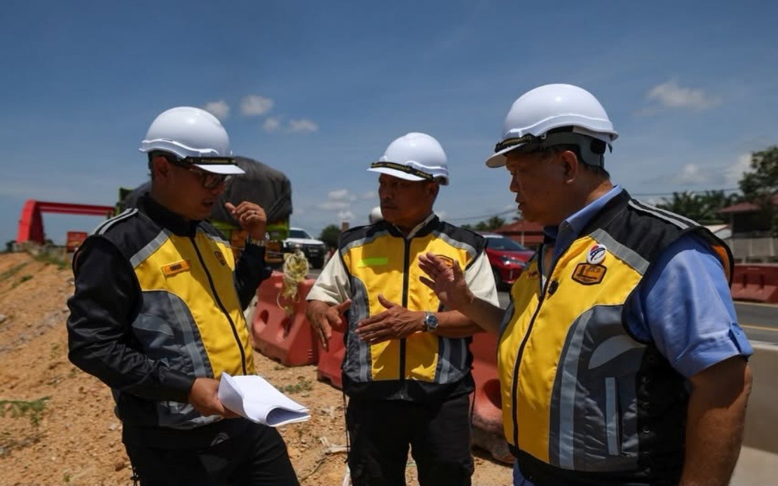 Works Minister Orders Acceleration of Sungai Durian Bridge Project After Multiple Delays