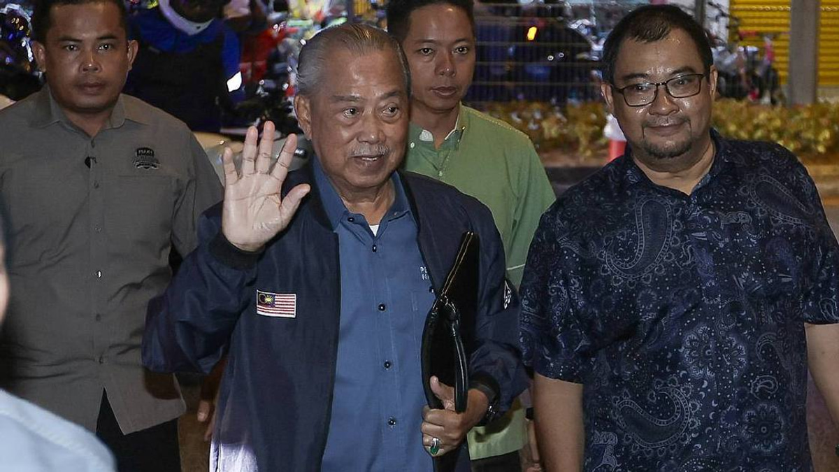 PN Emergency Meeting Steers Clear of Bersatu Membership Question