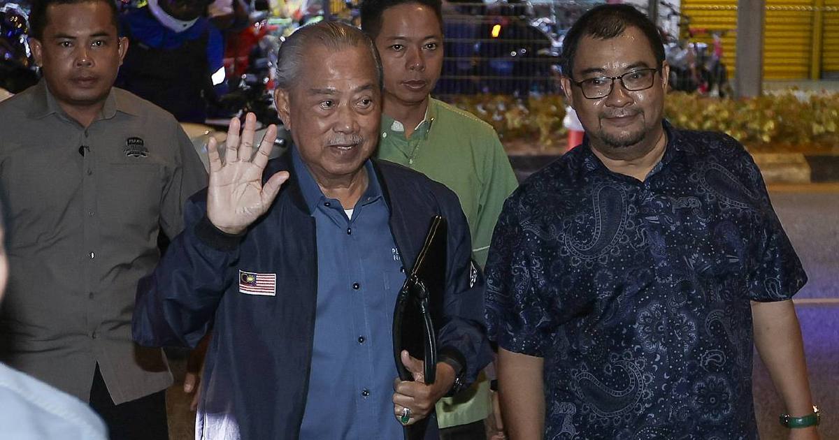 PN Emergency Meeting Steers Clear of Bersatu Membership Question