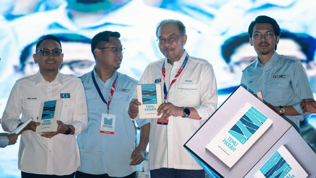Anwar Unveils PKR Youth's Temu Fikrah Manifesto as Blueprint for Madani Governance