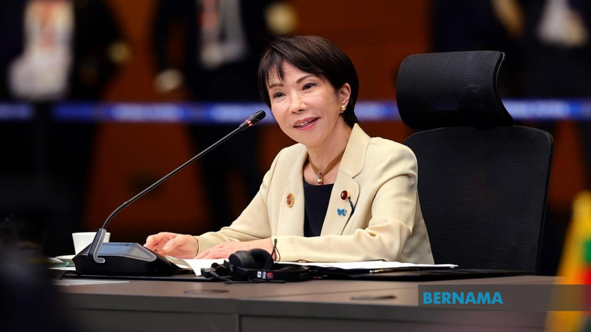 Japan's PM Urges Safe Passage Through Strait of Hormuz Amid Iran Tensions