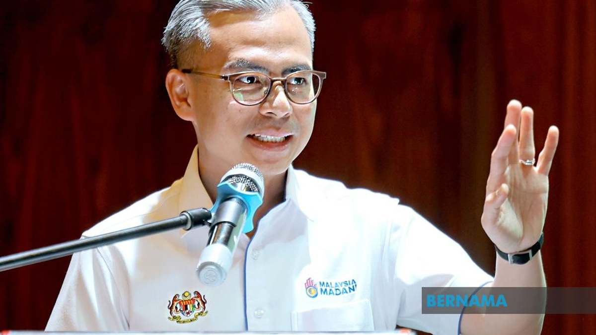 Fahmi Summons Telcos to Address Rural Connectivity Failures