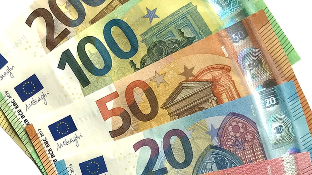 Dutch Central Bank Penalises ABN AMRO With €8.5 Million Fine for Lax Anti-Money Laundering Controls
