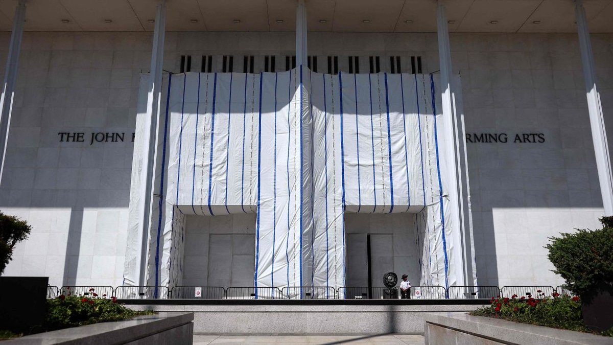 Trump Administration Threatens Kennedy Center Demolition in Row Over Naming Rights
