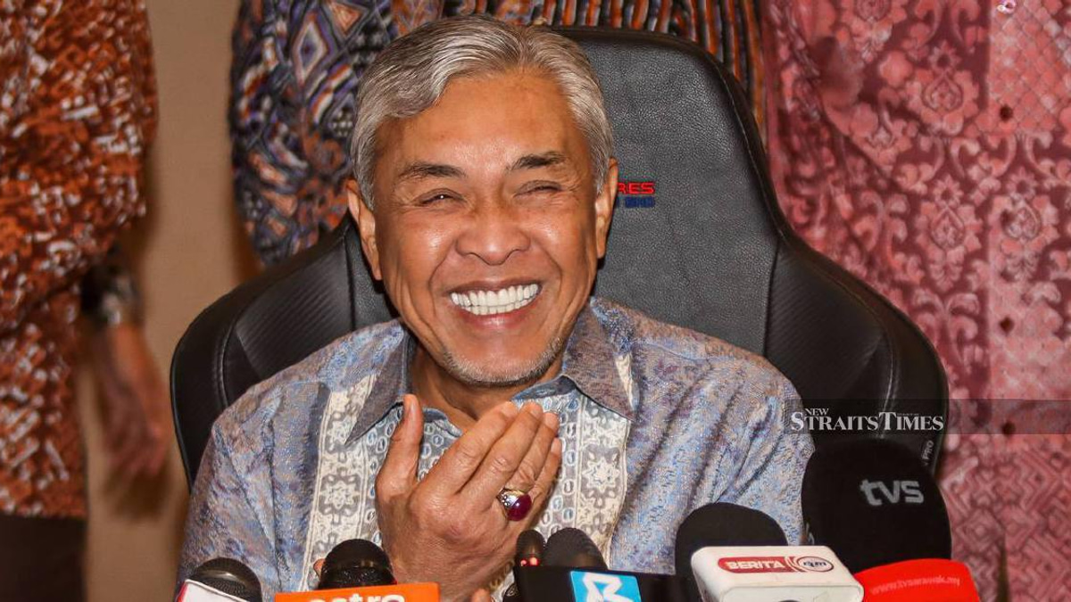 Zahid counters PM's unity message with poetic pantun about weathering storms