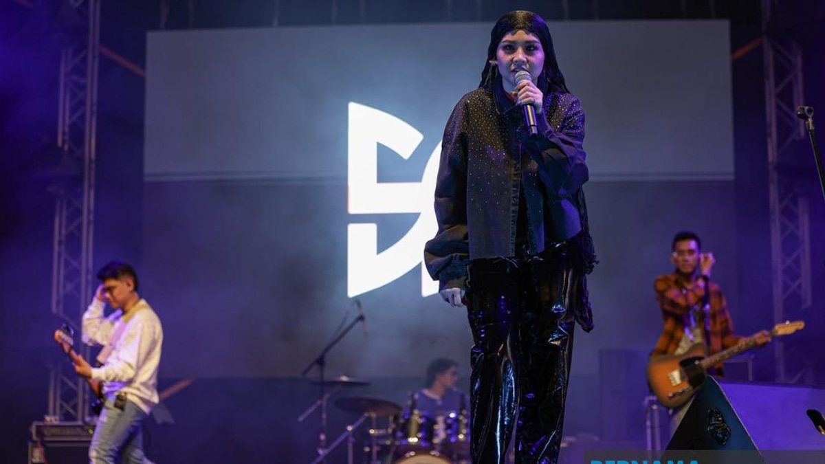 RIUH Pi HAWANA Concert Draws Enthusiastic Crowds to Butterworth Despite Wet Weather