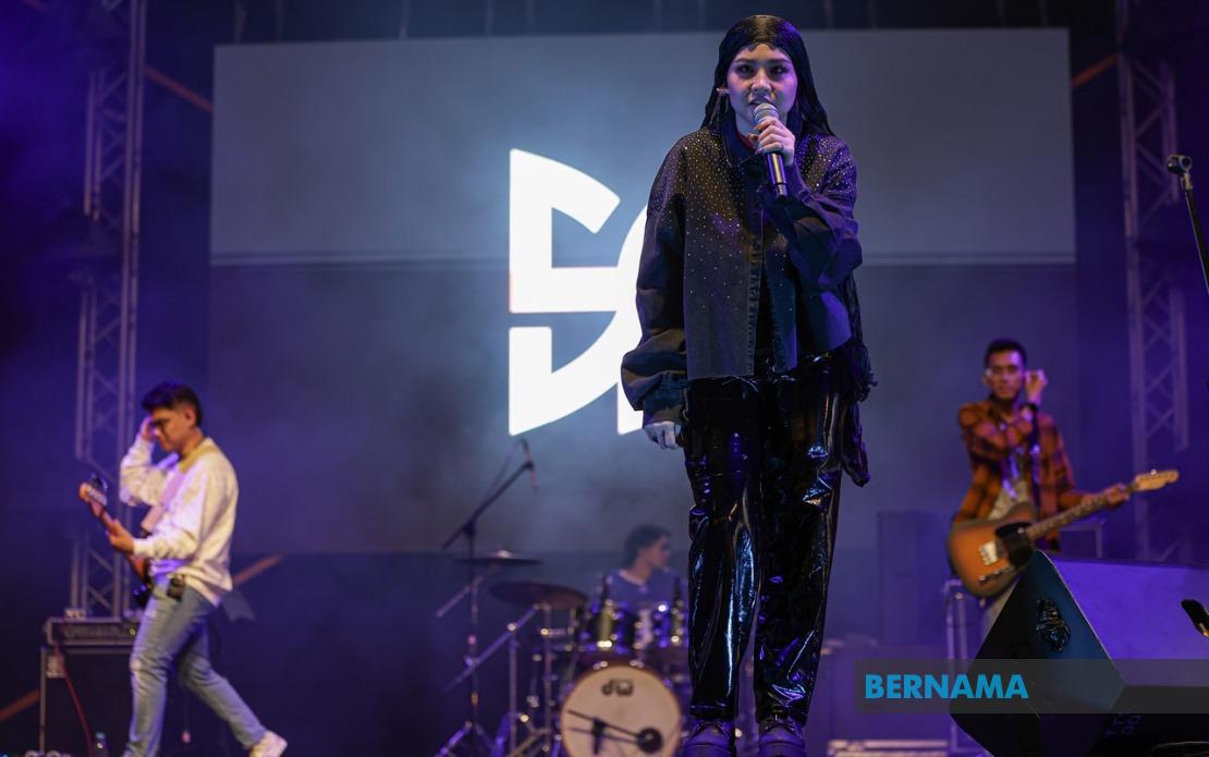 RIUH Pi HAWANA Concert Draws Enthusiastic Crowds to Butterworth Despite Wet Weather