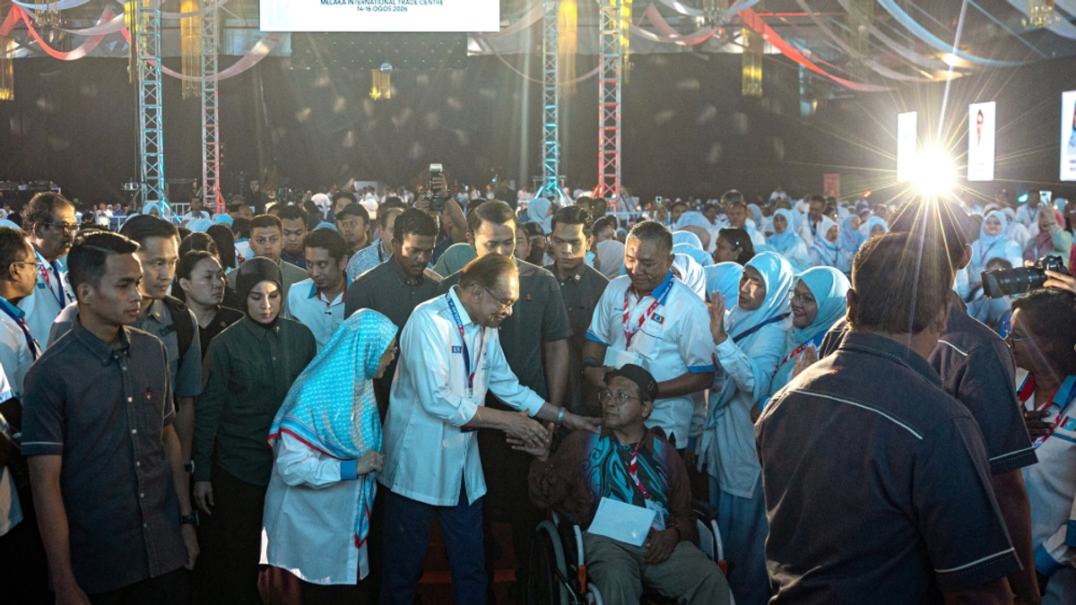Anwar Urges PKR to Prioritise Welfare Over Emotion in Umno Decisions