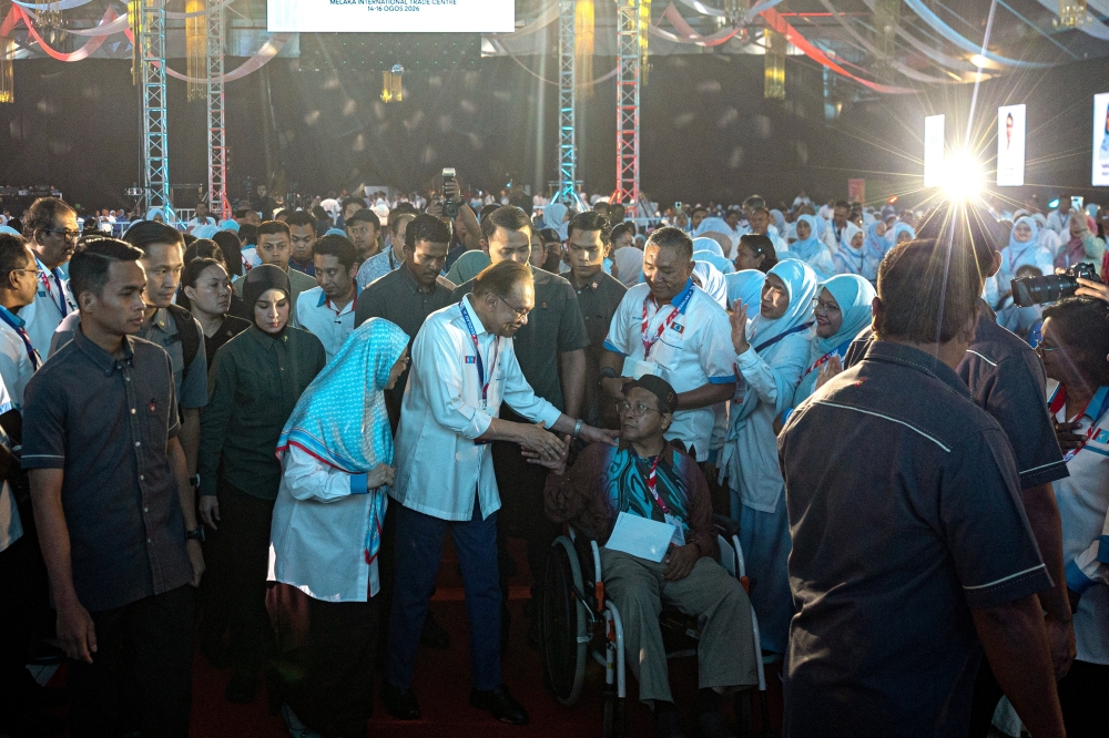 Anwar Urges PKR to Prioritise Welfare Over Emotion in Umno Decisions