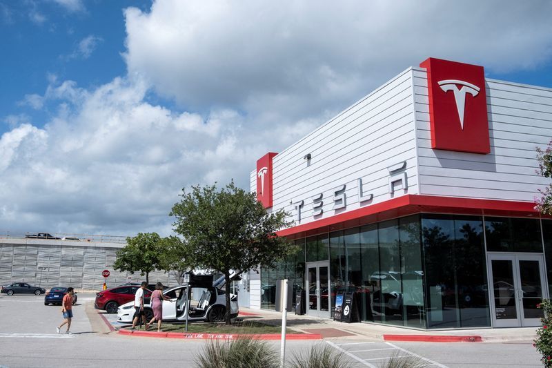 US safety investigators open inquiry into fatal Tesla crash in Texas