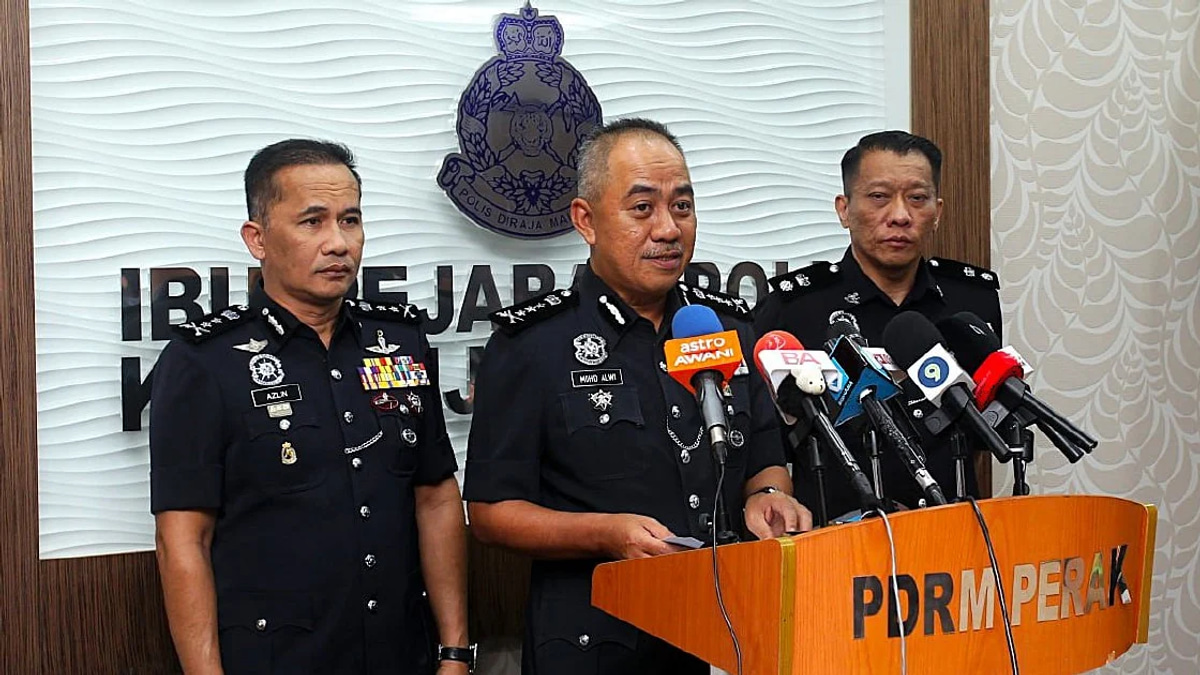 Five arrested in scratch-and-win scheme that bilked elderly women of RM77,000