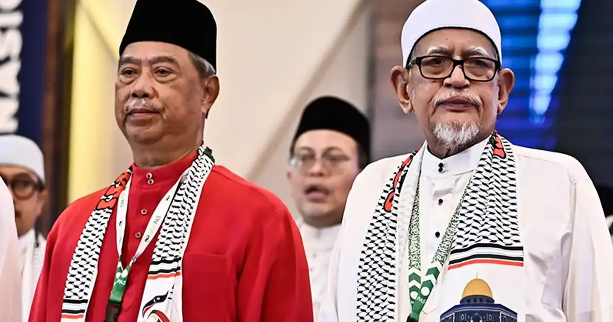 Muhyiddin Attacks PAS over Secret Alliance Negotiations with Barisan Nasional