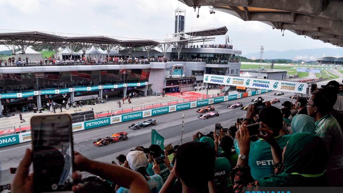 PM Anwar Launches Affordable MADANI F1 Tickets From RM200 for Malaysians