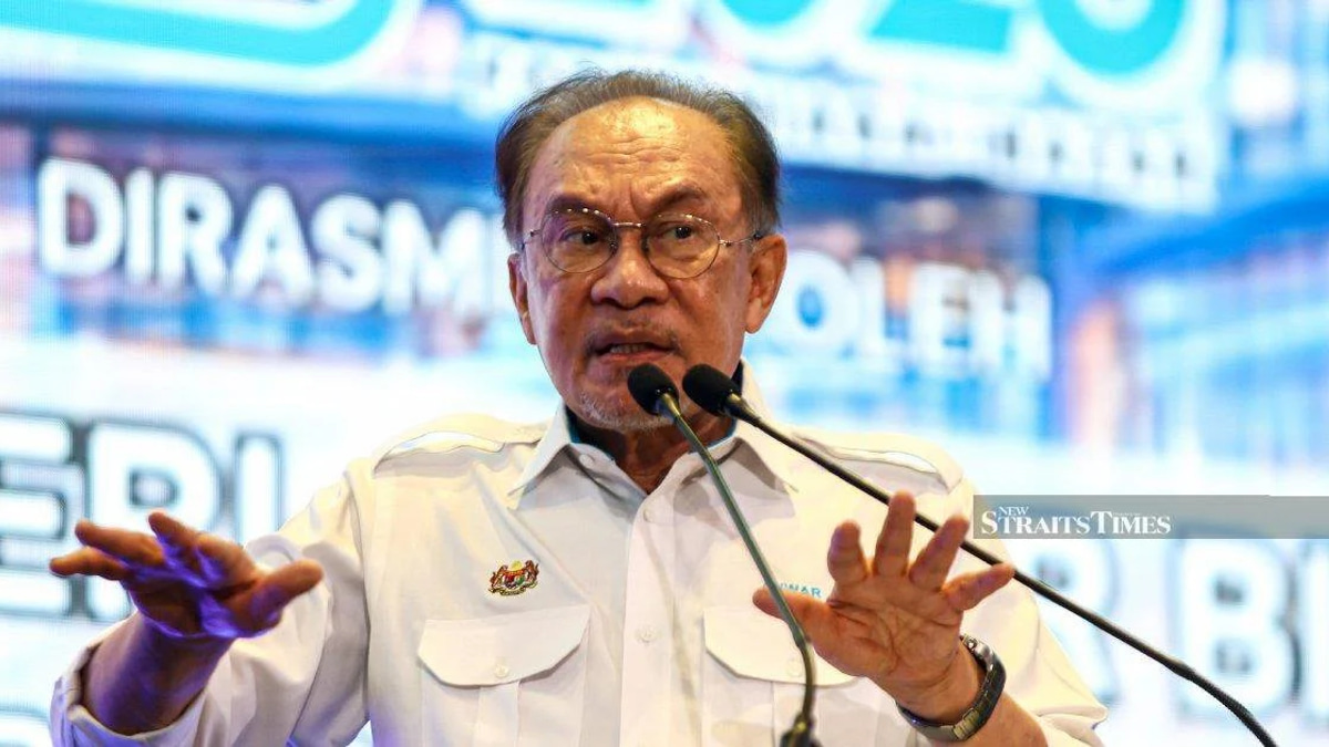 Anwar Asks Melaka DAP to Reconsider Withdrawal Plan, Citing Development Priorities