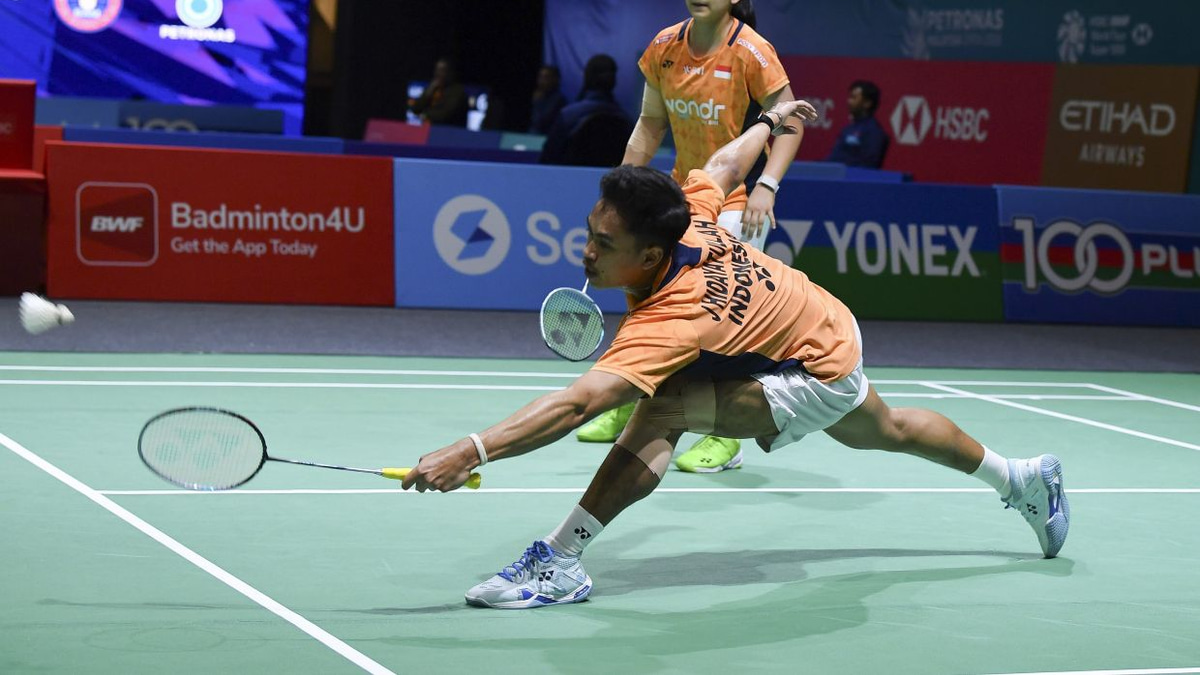 Indonesian badminton pairs pull out of worlds as match-fixing inquiry widens