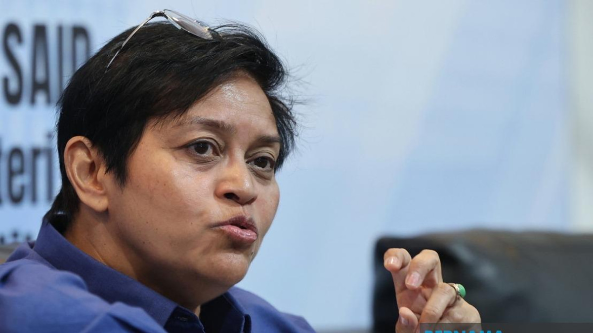 State Political Deals Won't Shake Federal Unity Government, Says Azalina