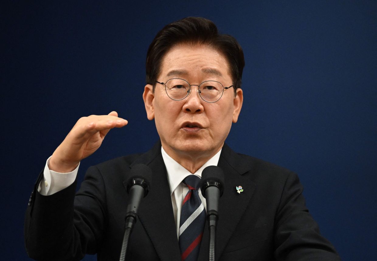 South Korea's President Lee Jae Myung Faces Historic Approval Slump Amid Election and Party Turmoil