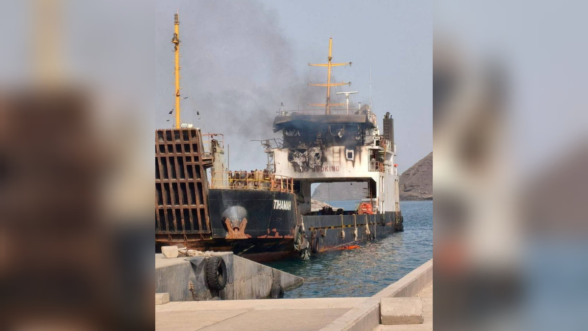 Six Dead in Houthi Missile Strike on Food-Carrying Vessel in Red Sea Strait