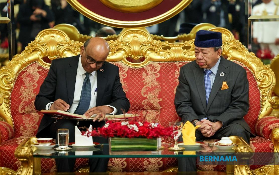 Sultan Sharafuddin Receives Singapore President Tharman Shanmugaratnam at Istana Alam Shah