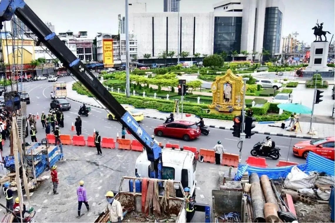 Bangkok evacuates 60 residents after subway construction triggers sinkhole near Wongwian Yai