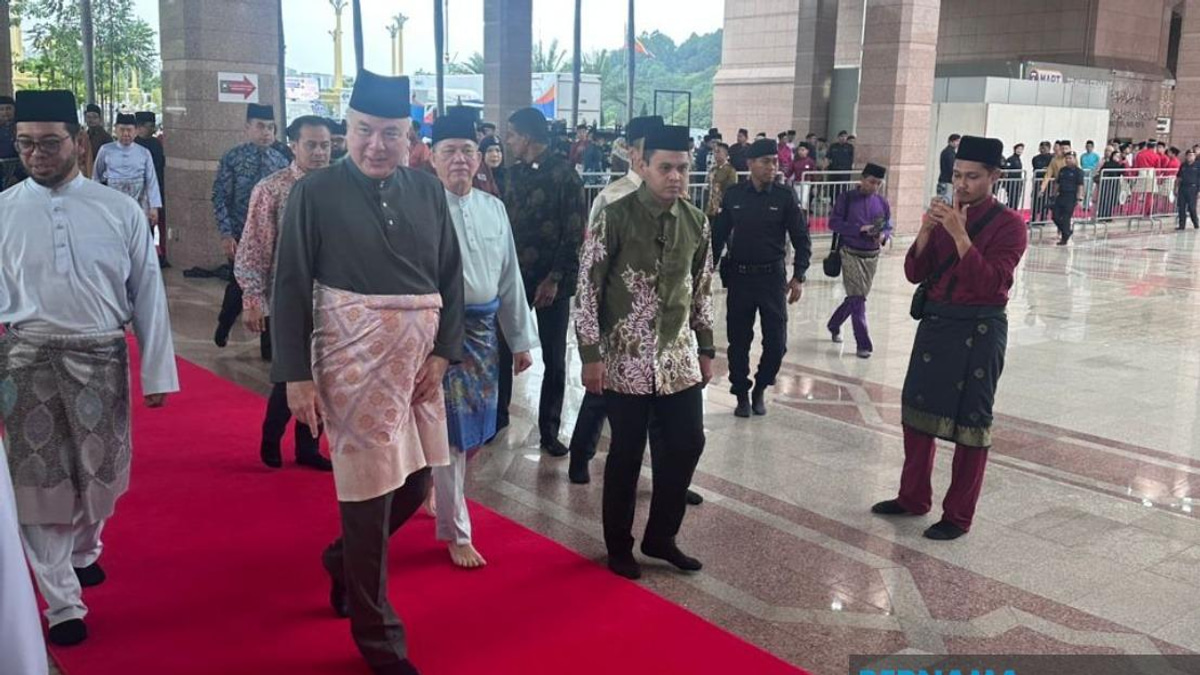 Sultan Nazrin Calls for Thoughtful Leadership, Warns Against Rash Decisions