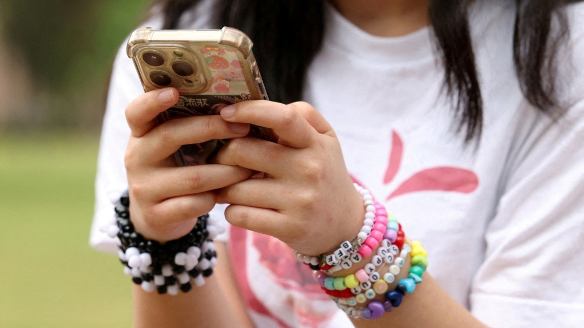 Ireland Leads Push for EU-Wide Ban on Child Social Media Access