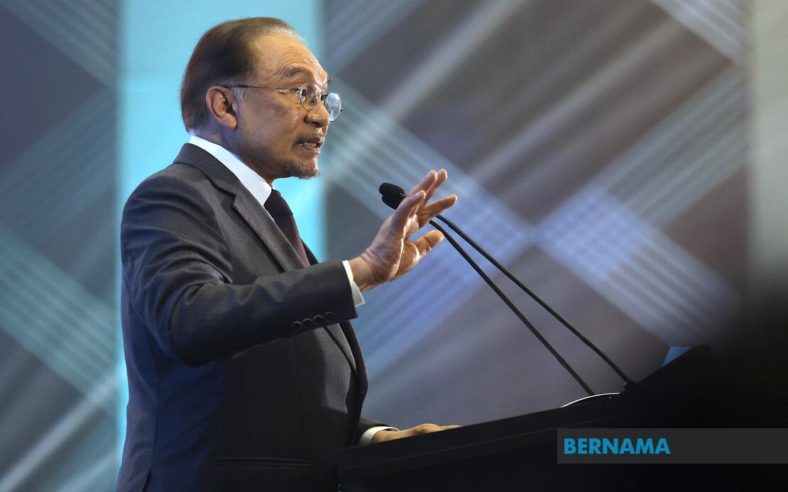 Malaysia Needs Unified Security Strategy Against AI, Drones and Quantum Threats, Says PM Anwar