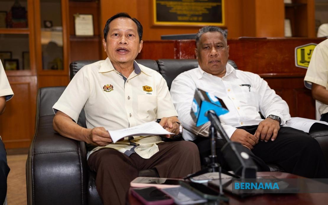 JKR Ready to Support Local Authorities on Federal Road Tree Management, Says Ahmad Maslan