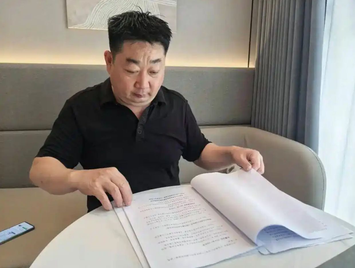 Chinese Father Sues Gaming Giants Over Son's Addiction, Seeks Court Supervision
