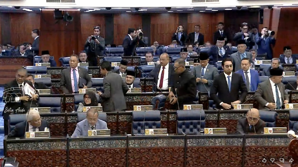 Opposition MPs stage dramatic Dewan Rakyat walkout over Tabung Haji RCI debate timing