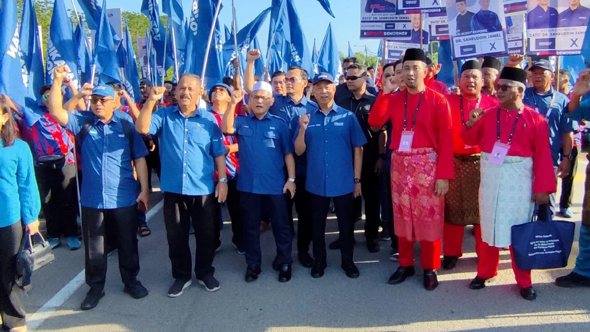 Muhyiddin Rallies Behind Sahruddin in Bukit Kepong Nomination Push