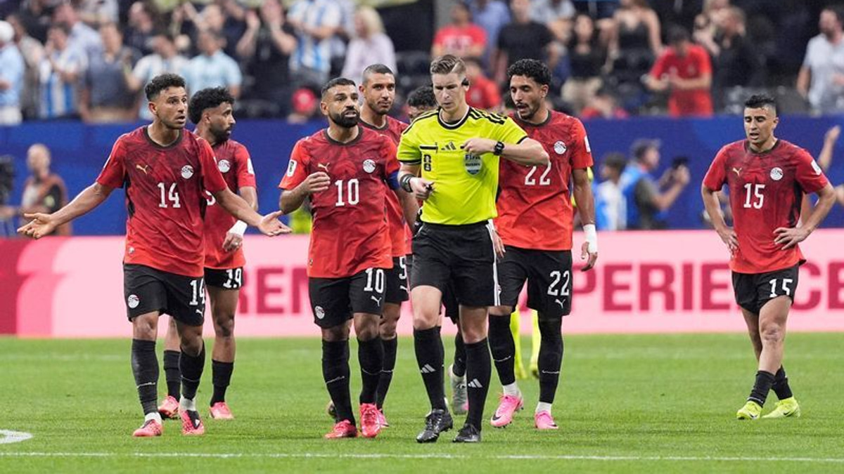 FIFA Refereeing Chief Defends Officiating in Argentina's Controversial Win Over Egypt