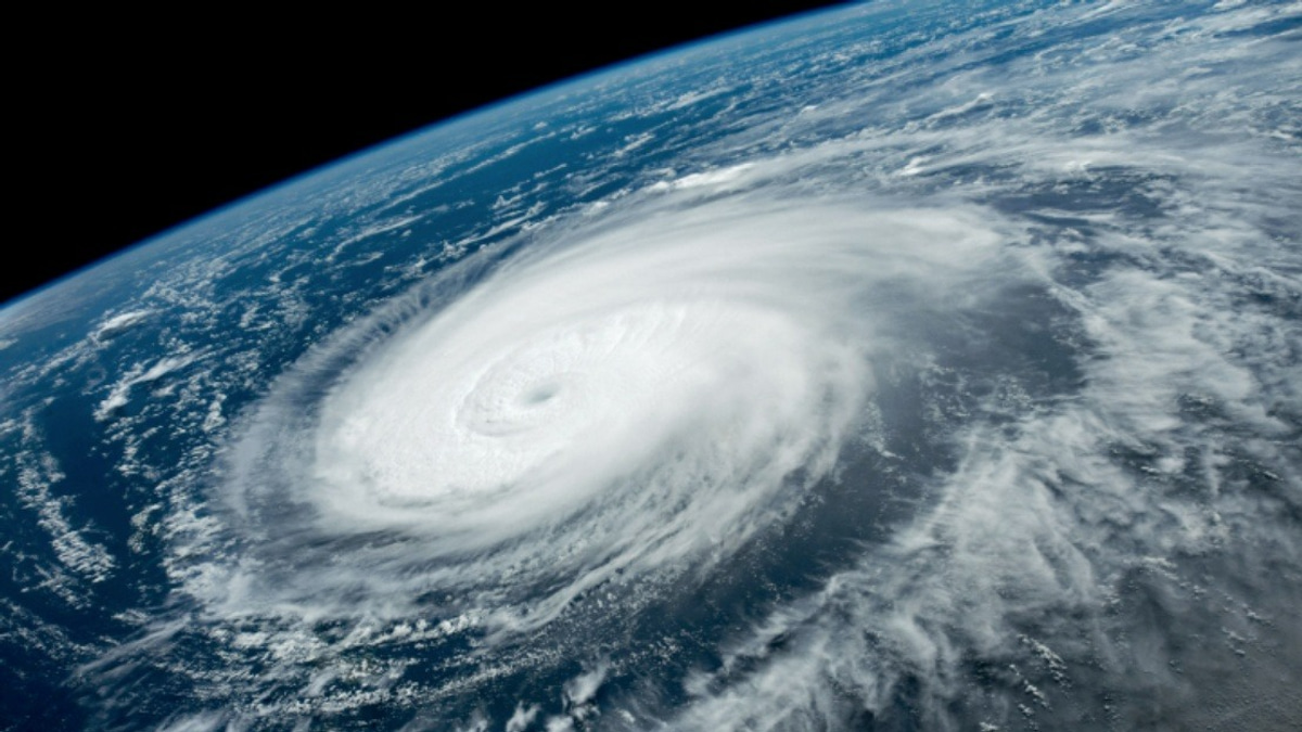 China Escalates Typhoon Defences as Dolphin Bears Down on Eastern Coast