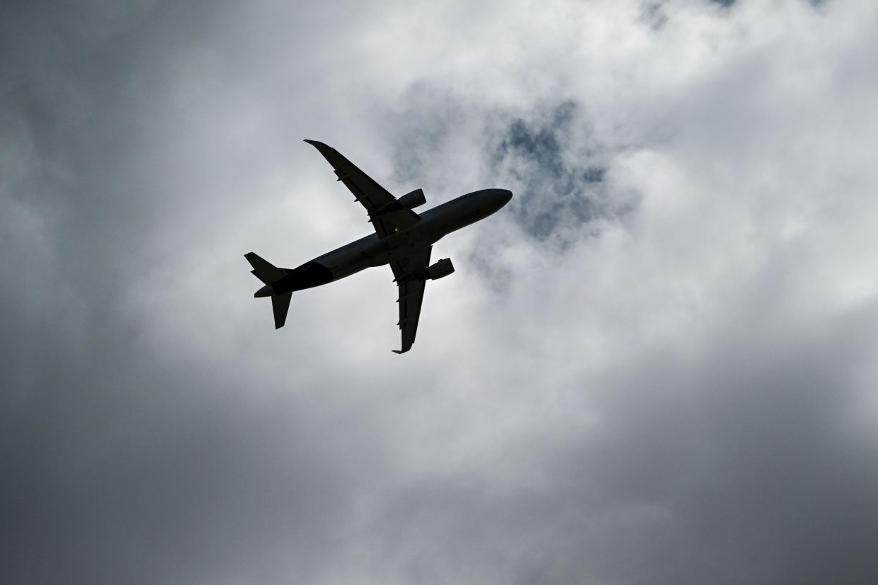 Power Bank Fire Forces Lufthansa Jet to Divert Mid-Atlantic