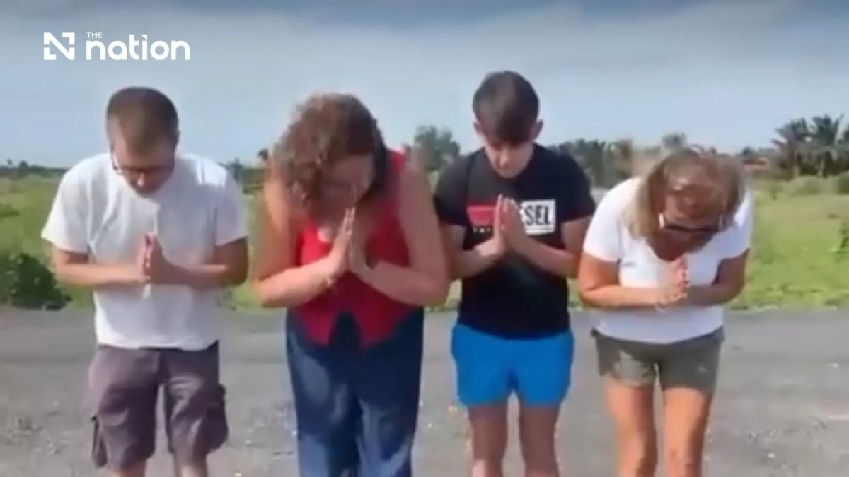Italian Embassy apologises for teenagers' conduct on Bangkok BTS train
