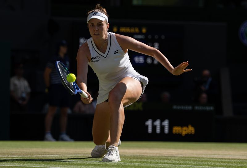 From Heartbreak to Glory: How Czech Teen Noskova Conquered Wimbledon's Mental Mountain