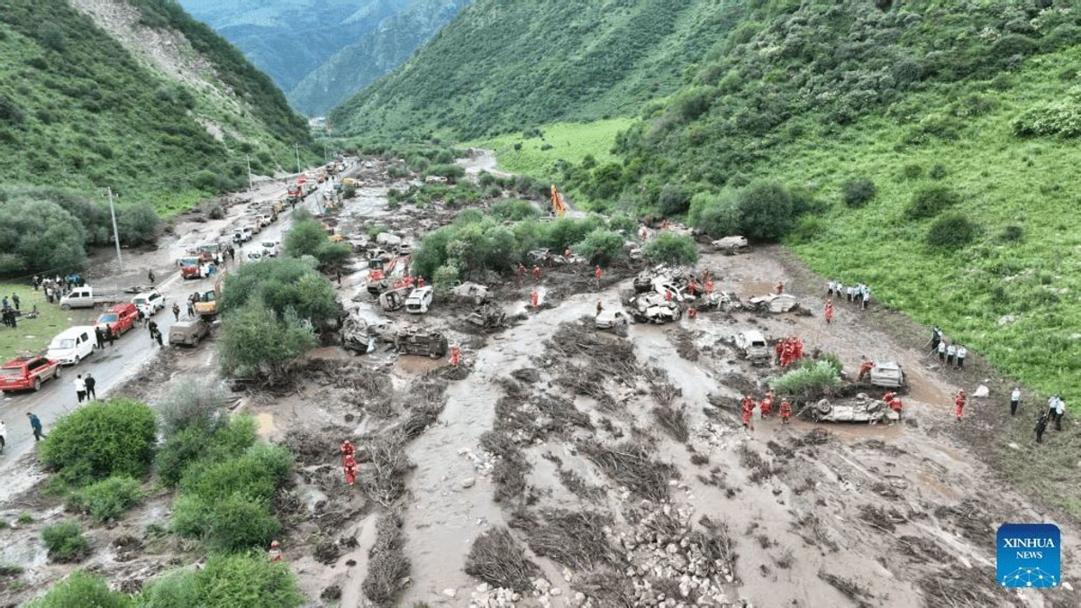 Flash flood kills 10 in China's Gansu as Typhoon Noul batters south